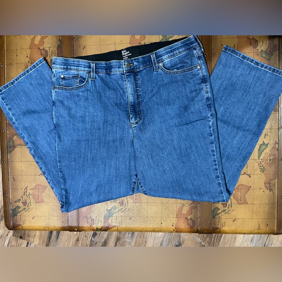 Kim Rogers Women's 18 Petite Pull-on Elastic Waist Straight Leg Denim Jeans - Picture 2 of 9